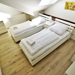 exclusive-apartment-cologne-51105.topcolognehotels.com/